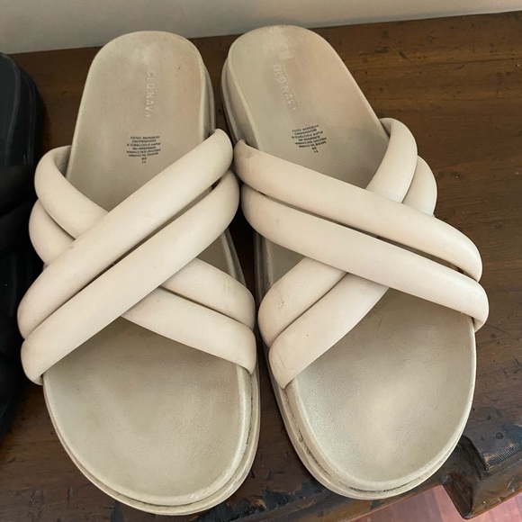 Old Navy Sandals 2 pairs - Picture 3 of 3